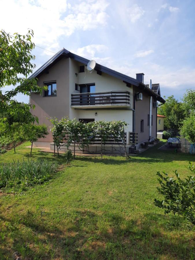 Guest House Tena Szluin Kültér fotó