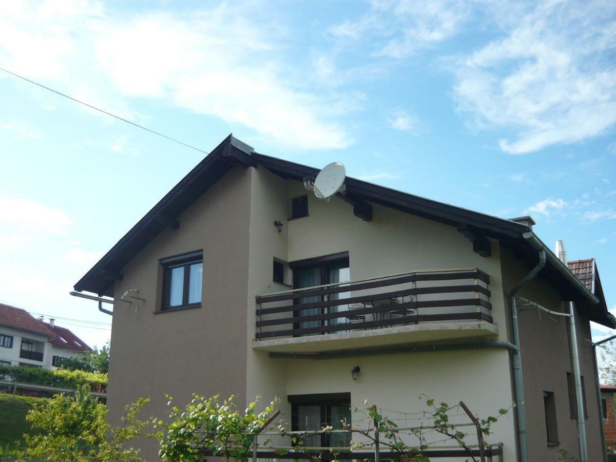 Guest House Tena Szluin Kültér fotó